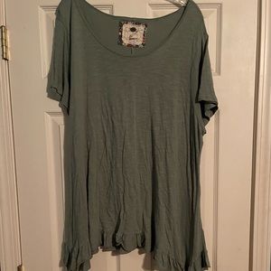 Cupio Ruffle Tee